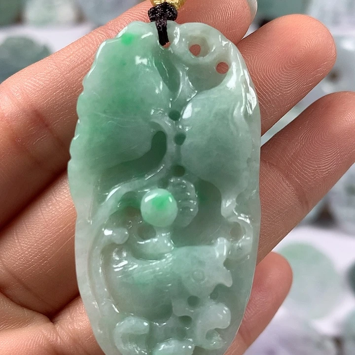 翡翠未镶嵌颈饰年年有余和和美美两面工艺福利