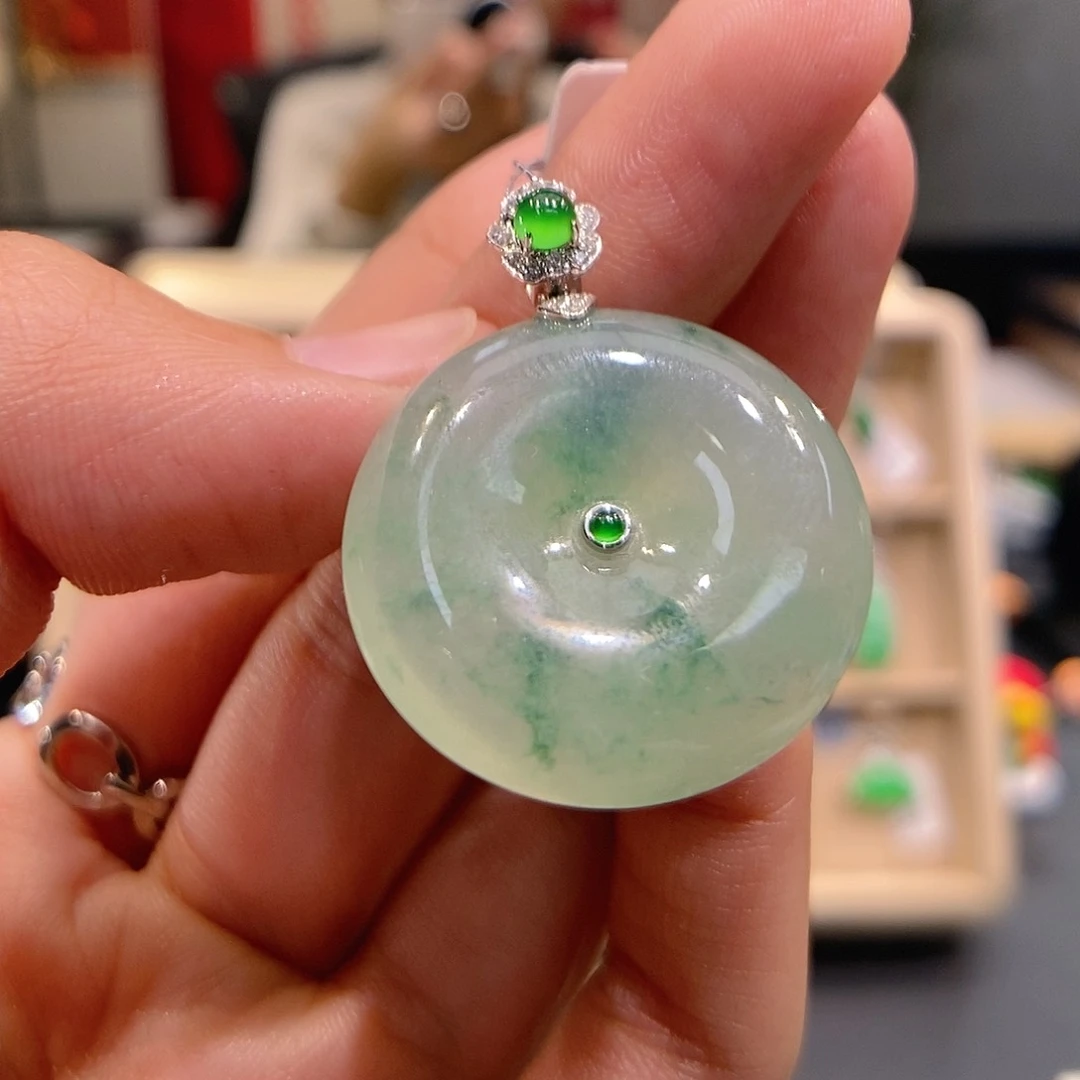 翡翠吊坠(不含链)18K金镶嵌平安扣