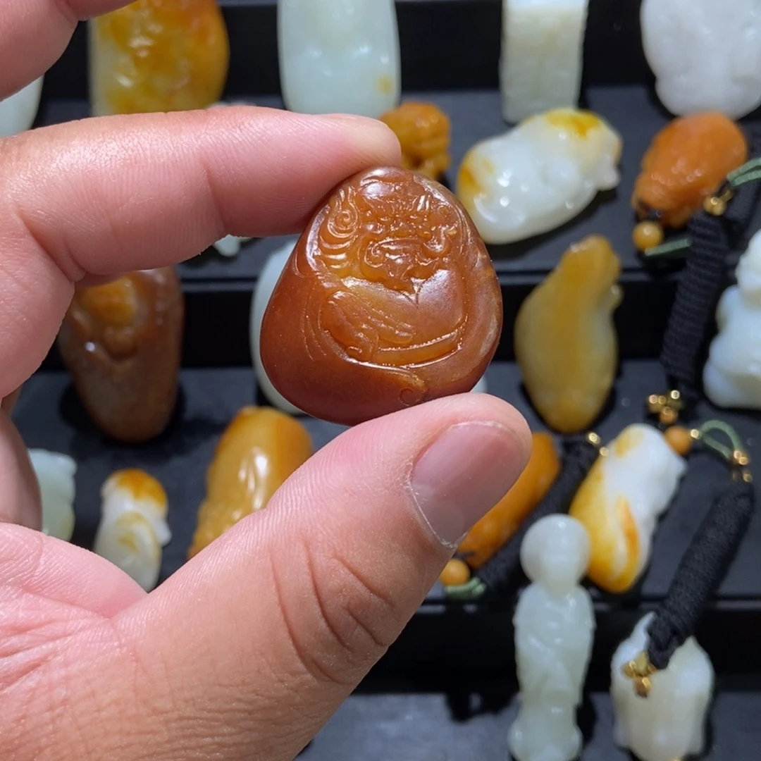 和田玉未镶嵌颈饰?*