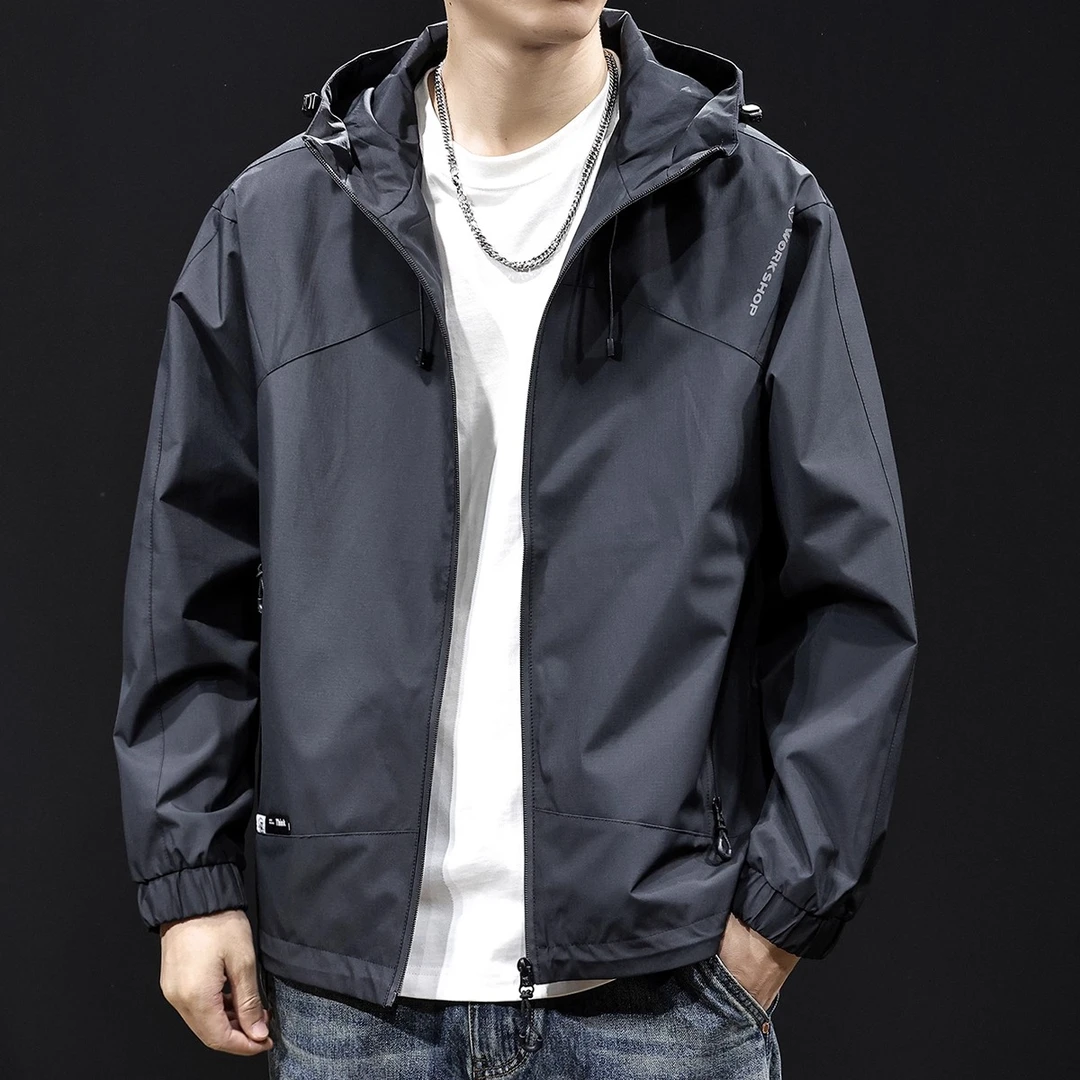 冲锋衣男外套连帽百搭新款秋季潮牌男装大码男士户外山系薄款夹克