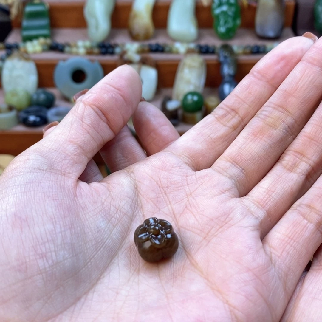 和田玉（糖玉）颈饰未镶嵌琦**