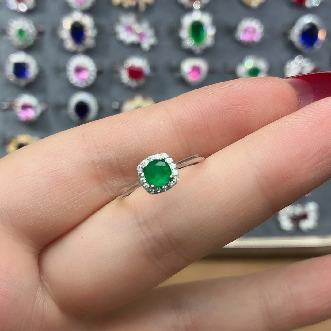 925银培育祖母绿色宝石