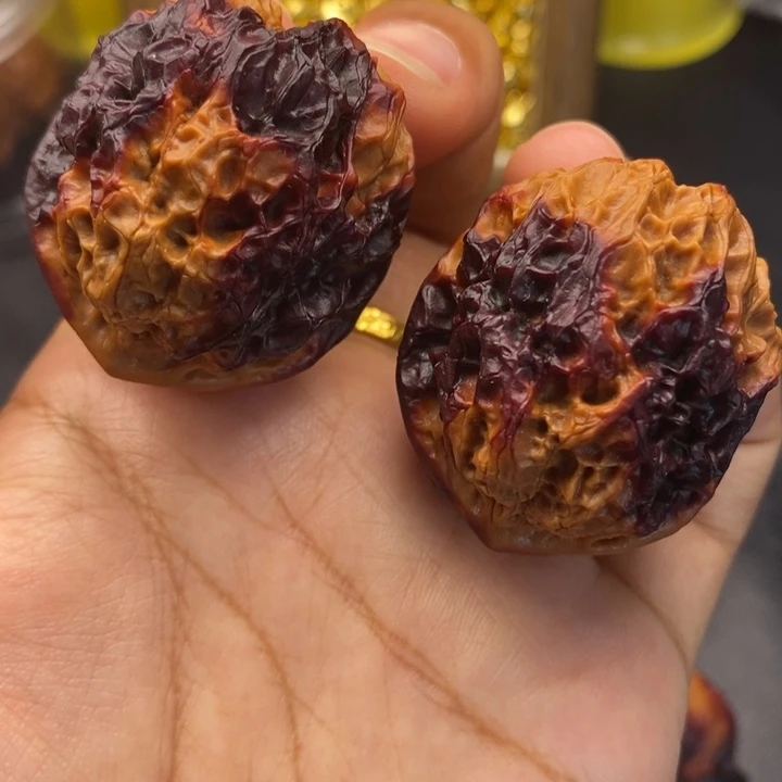 文玩核桃把件43尺珊瑚绣球