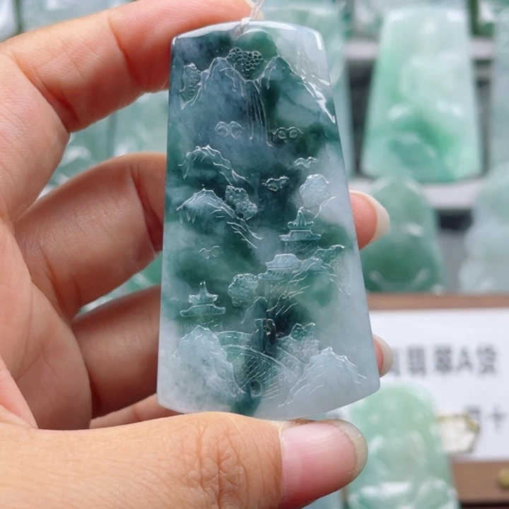 颈饰未镶嵌翡翠大*哒山水牌