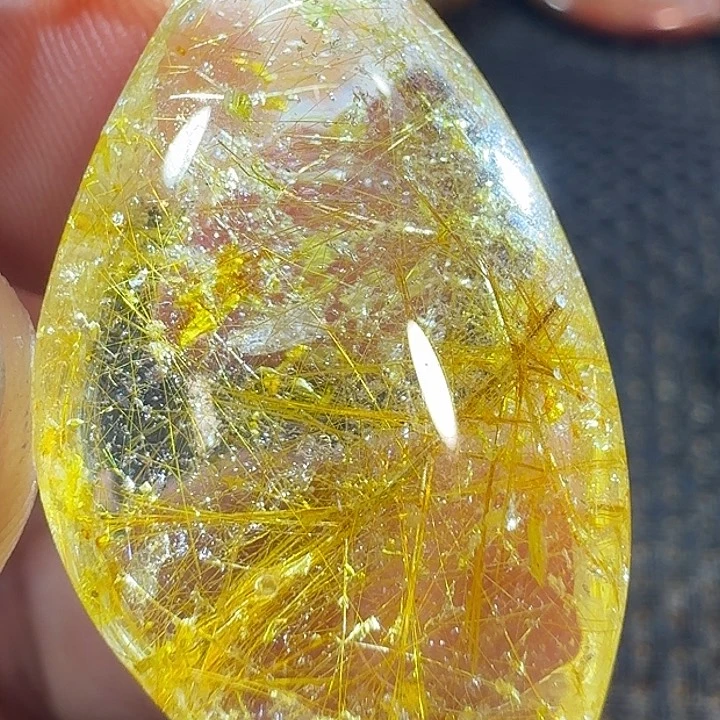 看***暖未镶嵌颈饰紫晶好
