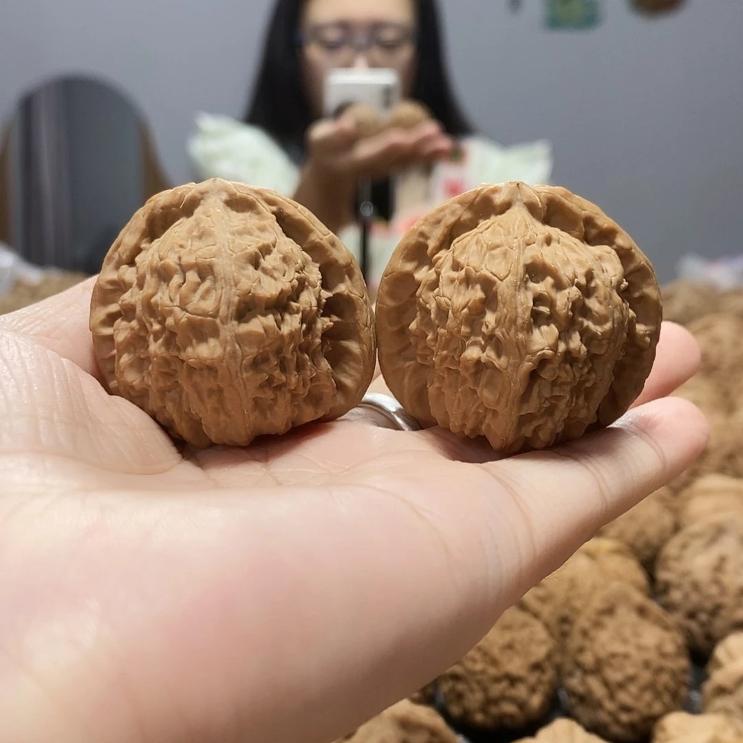文玩核桃吊坠白狮子41
