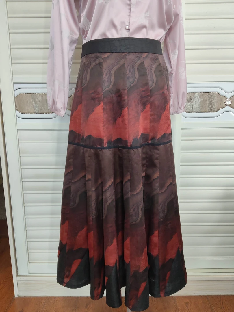 香云纱缎面花萝拼接的休闲高端国风半身裙