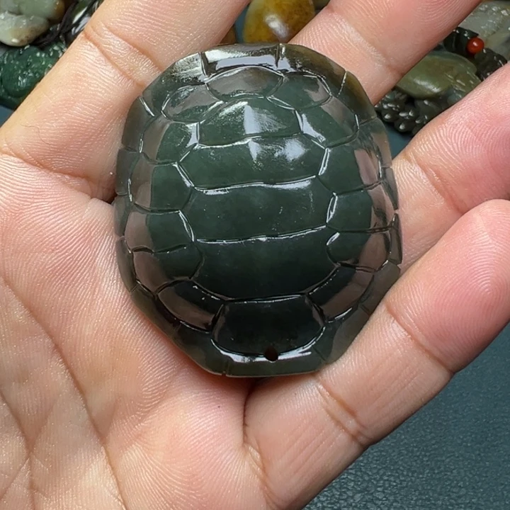 和田玉未镶嵌把件