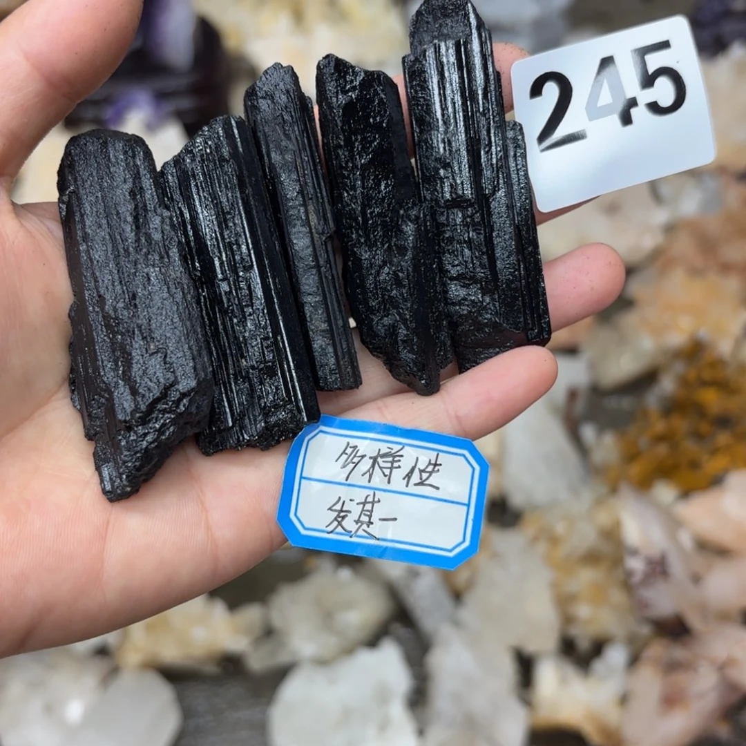 未镶嵌水晶大型摆件（非配饰）一个