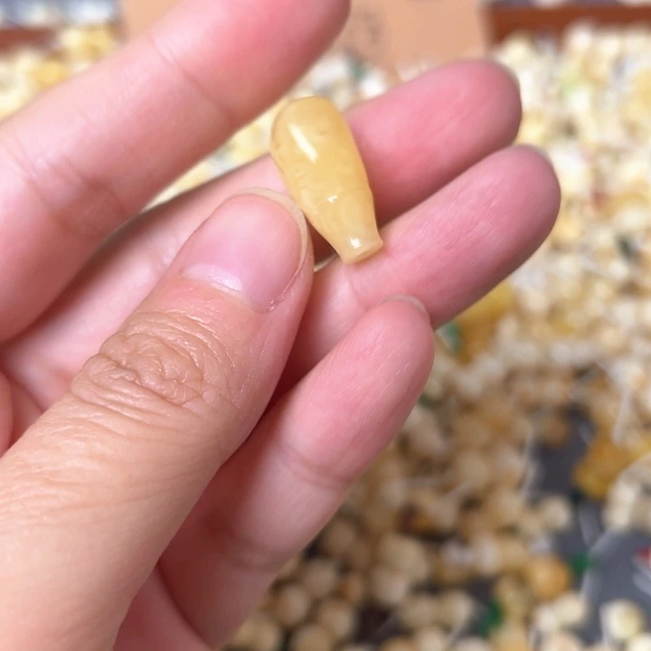 蜜蜡未镶嵌裸石10.2mm一个