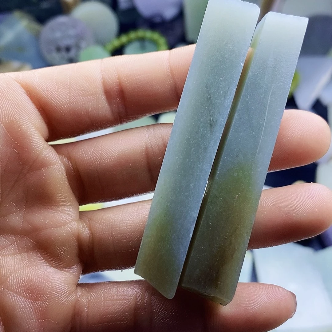 和田玉未镶嵌车挂