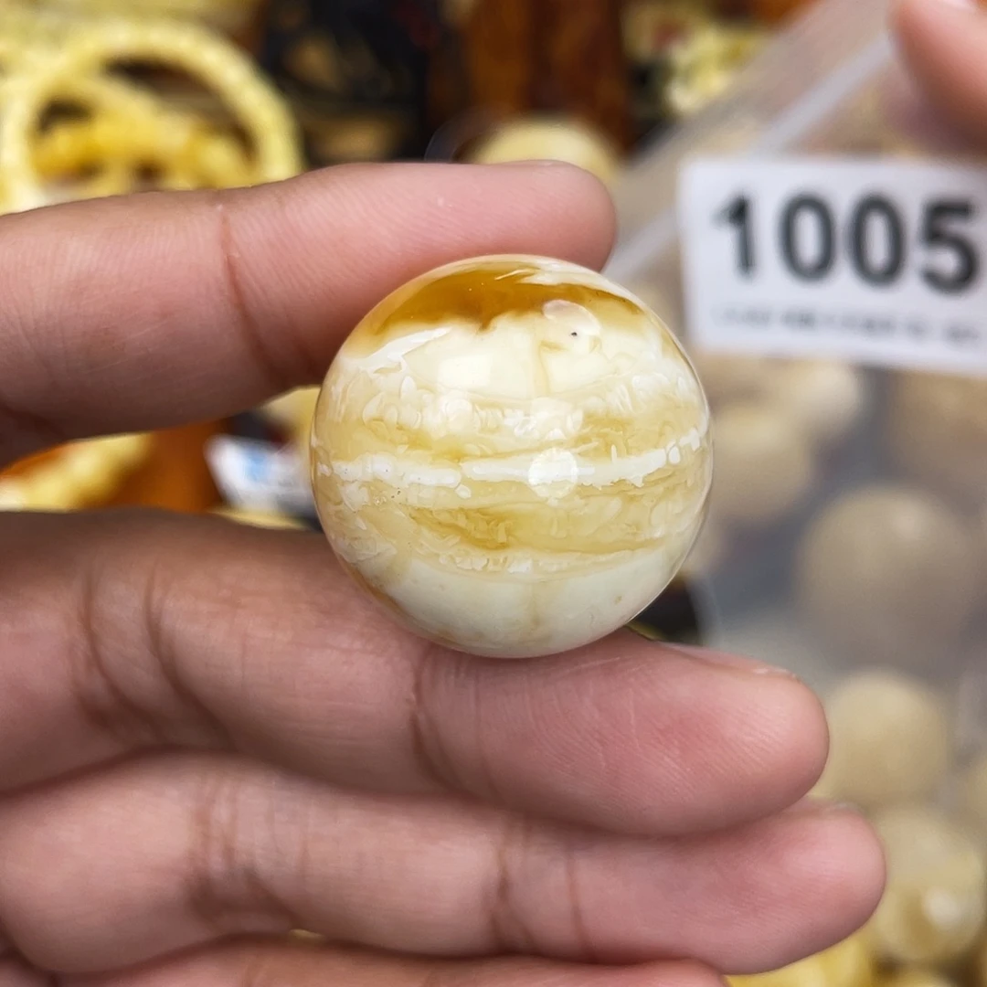 熊***达蜜蜡未镶嵌珠宝奇石粉26.2