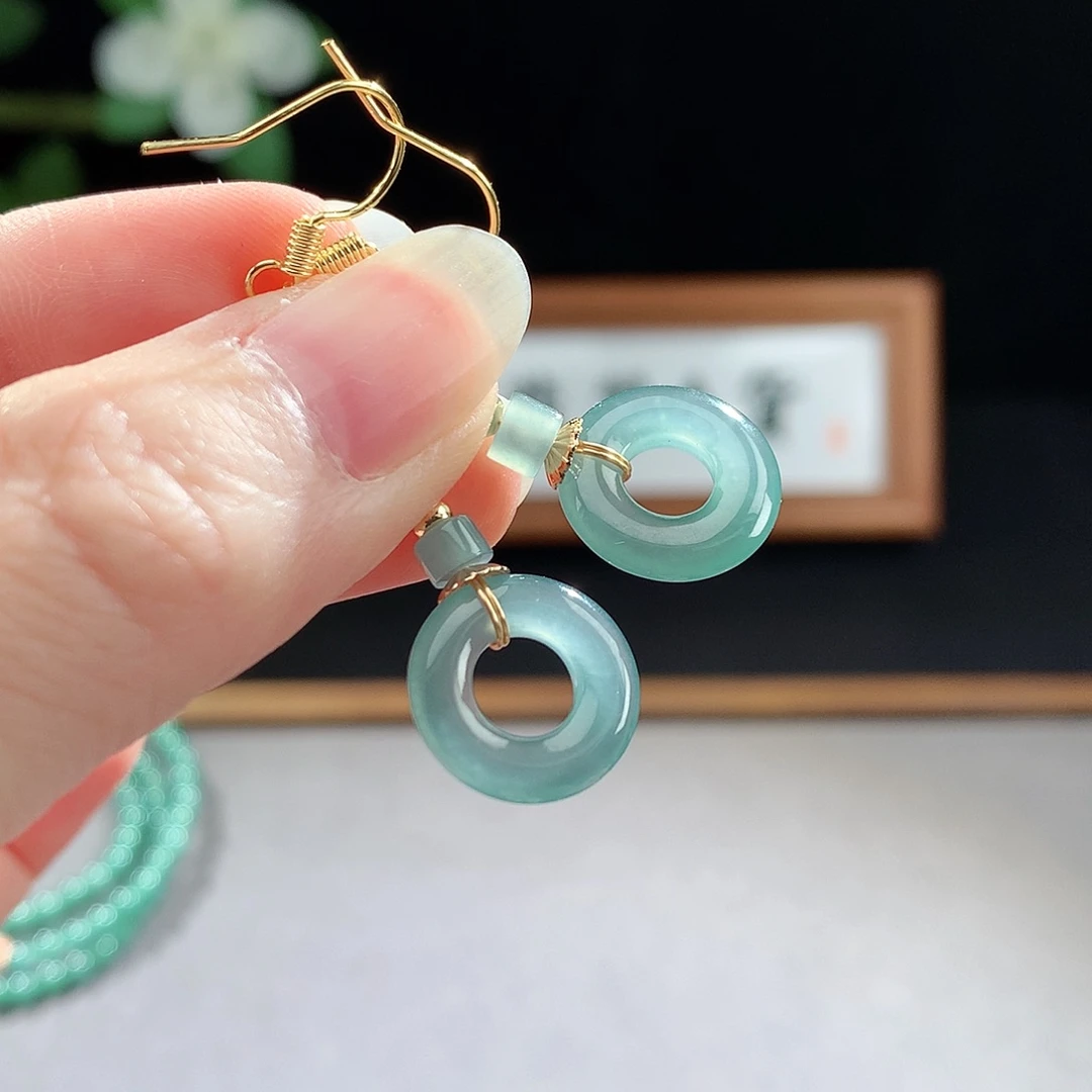 未镶嵌手镯（圆镯）翡翠