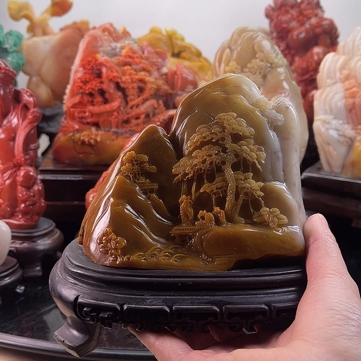 田黄石松下雅聚摆件