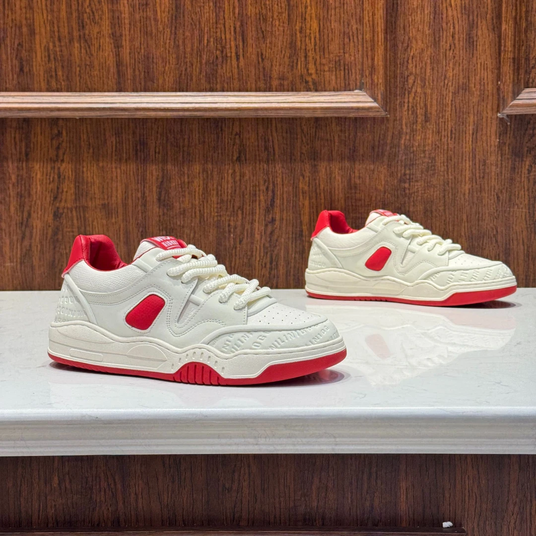 2025早春新款时尚百搭潮流轻奢高端耐磨系带休闲男鞋（标准码）