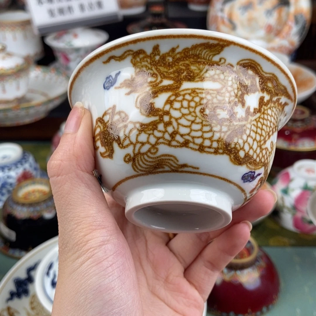 陶瓷的设计师是一个