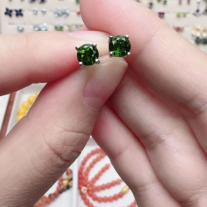 透辉石耳钉银S925镶嵌
