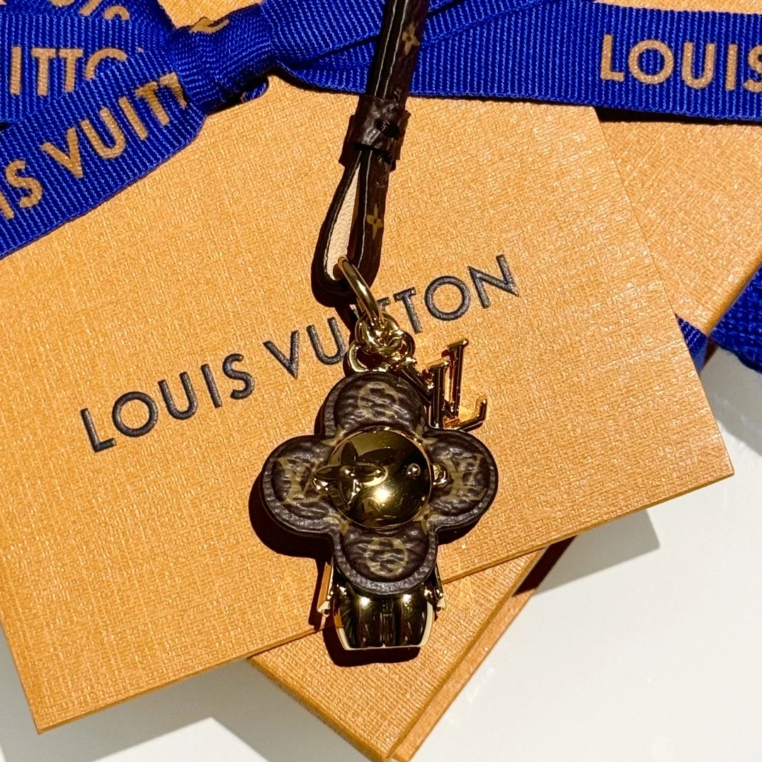 99新 LouisVuitton/路易威登 7姐专场/老花 Vivian  挂件