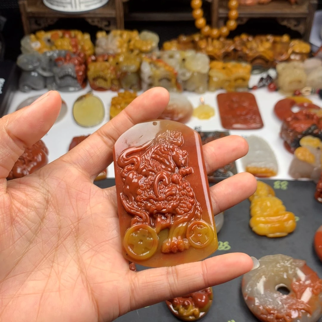 石英质玉（黄龙玉）挂件未镶嵌