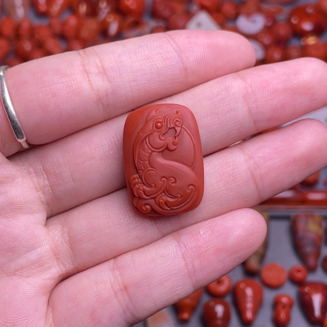 南红玛瑙配饰未镶嵌