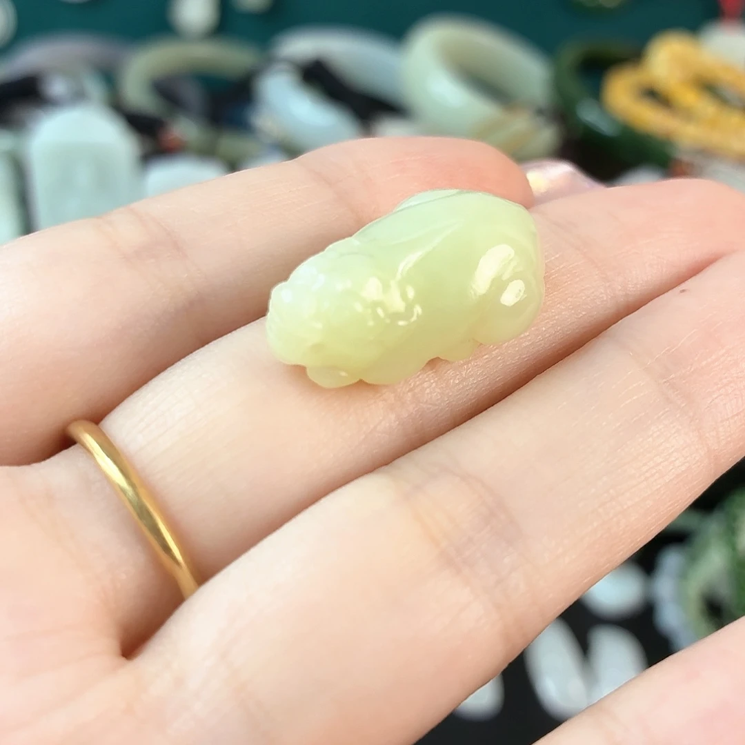 和田玉（糖玉）未镶嵌颈饰