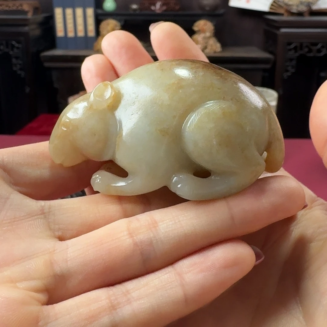 小***跑和田玉未镶嵌颈饰