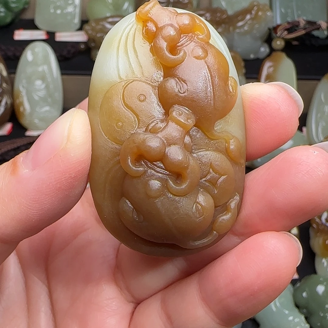 ****j和田玉未镶嵌颈饰