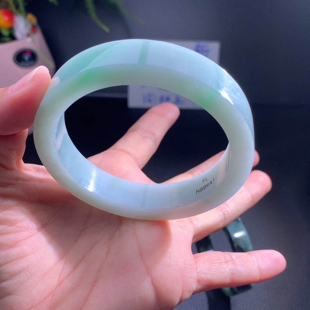 未镶嵌手镯定制翡翠