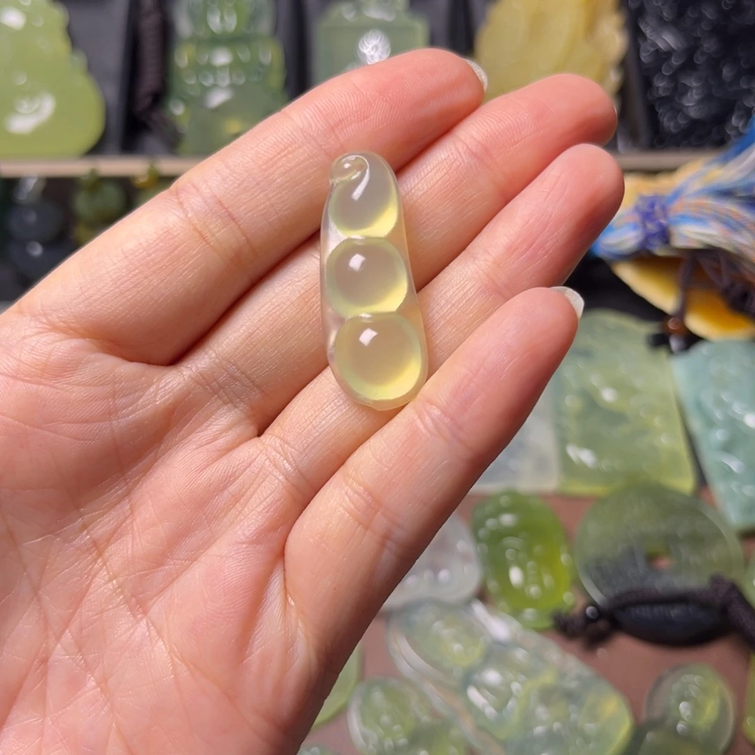 蛇纹石玉未镶嵌吊坠(不含链)