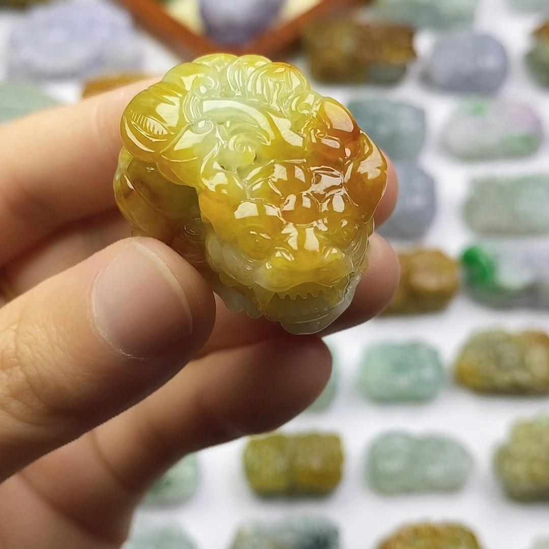 颈饰未镶嵌翡翠貔貅