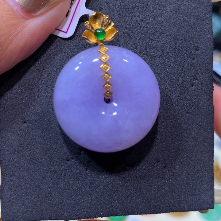 翡翠18K金镶嵌颈饰翡翠