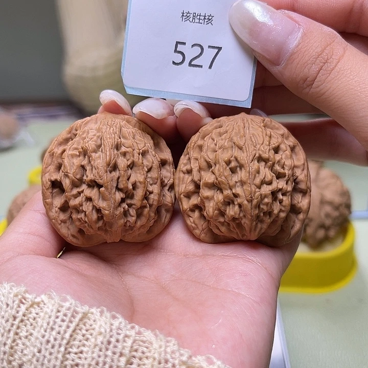 文玩核桃把件虎头41.527