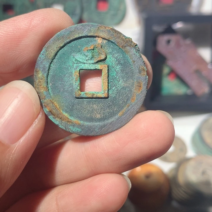 浑***！铜现代工艺品钱钱