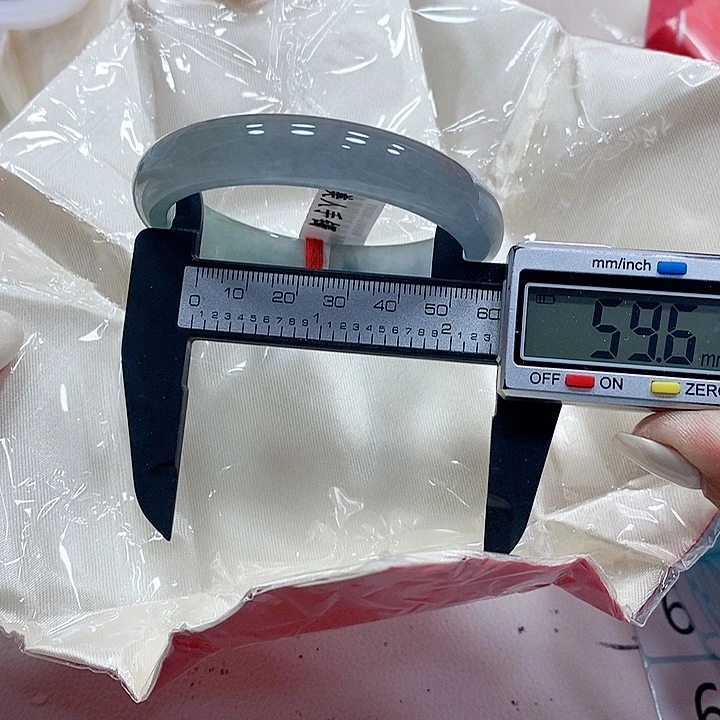 翡翠手镯未镶嵌57