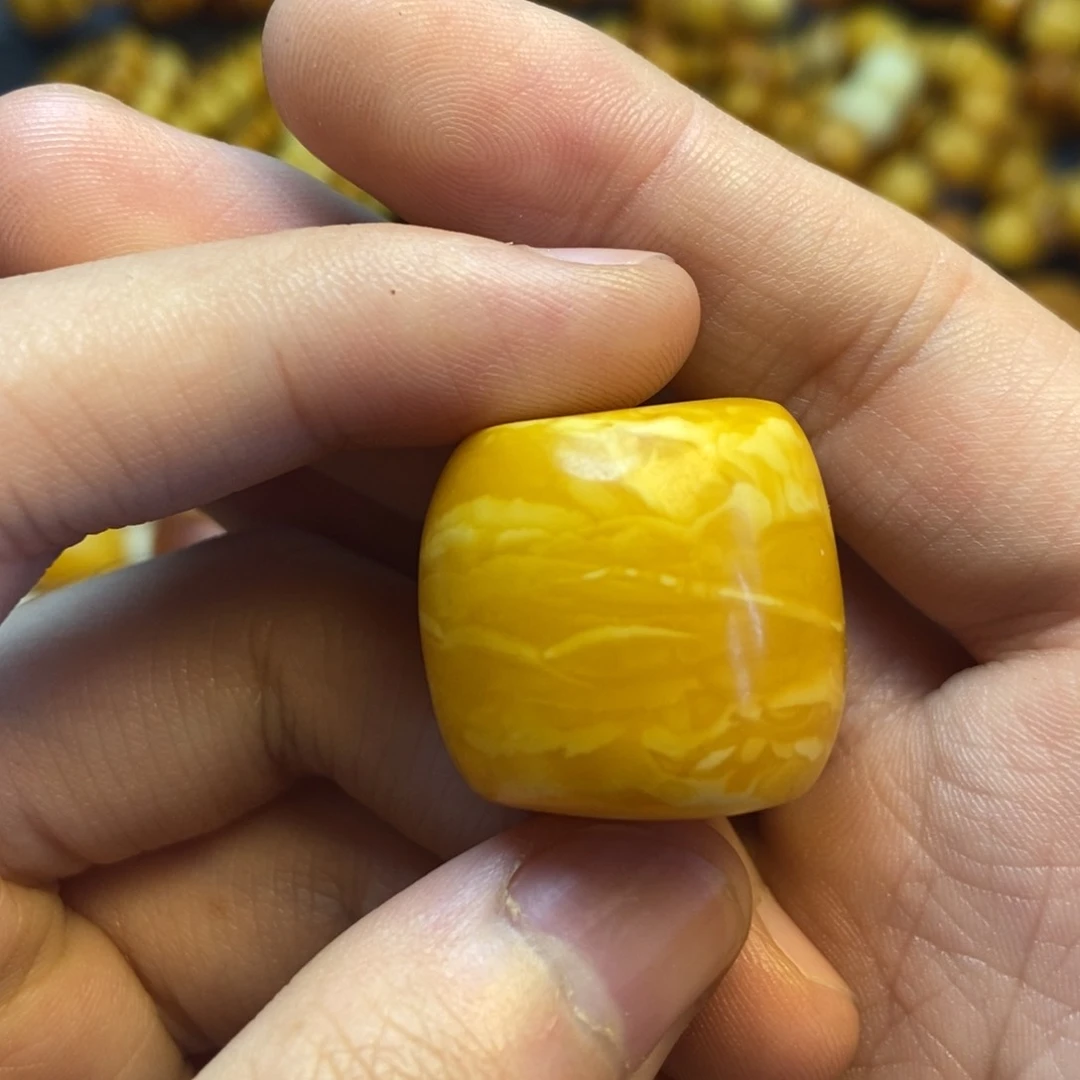 琥珀足铂镶嵌珠宝奇石