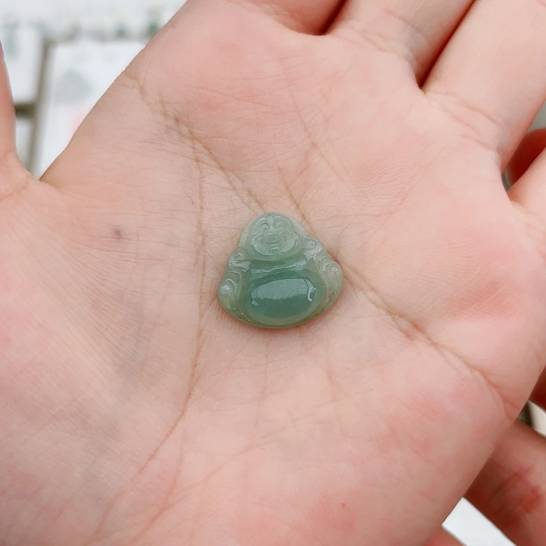 翡翠颈饰未镶嵌小*?佛公