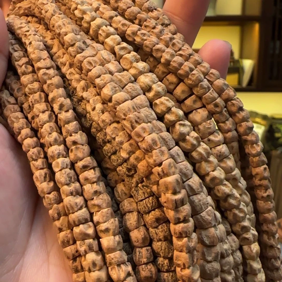 柏香籽/百香籽手串随机大肠一条 多样性发货