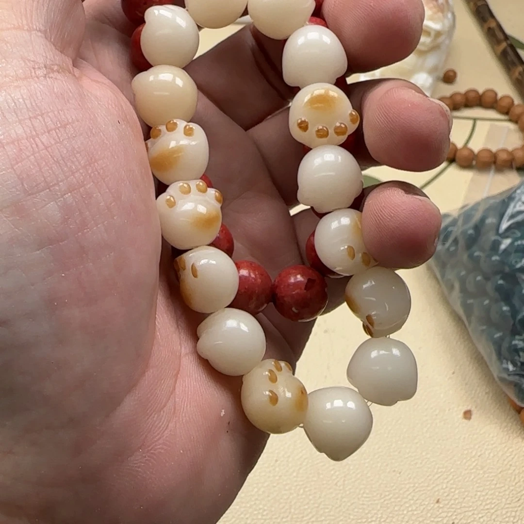 白玉菩提吊坠红色509