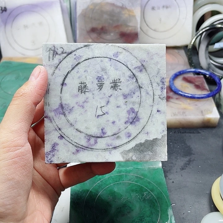 未镶嵌手镯石英质玉定制