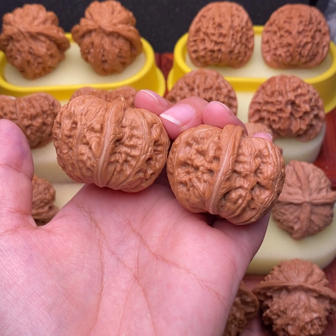 文玩核桃把件欧****尾精品元宝39