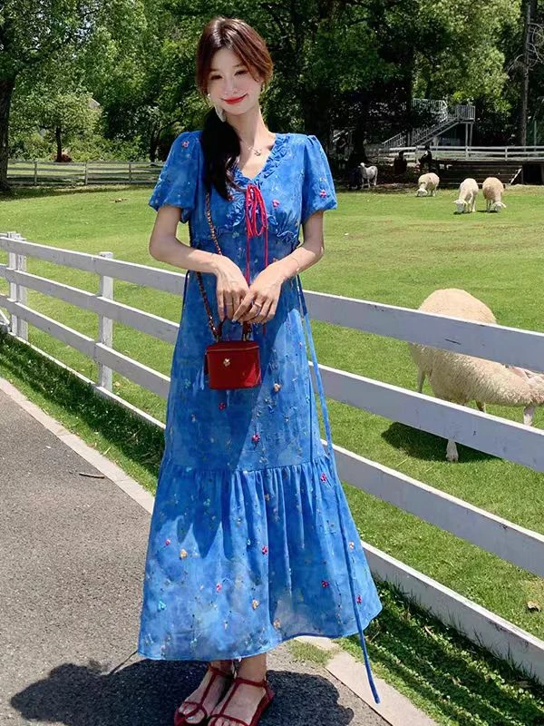 茶歇法式碎花v领泡泡袖连衣裙独特漂亮度假风a字长裙子-658