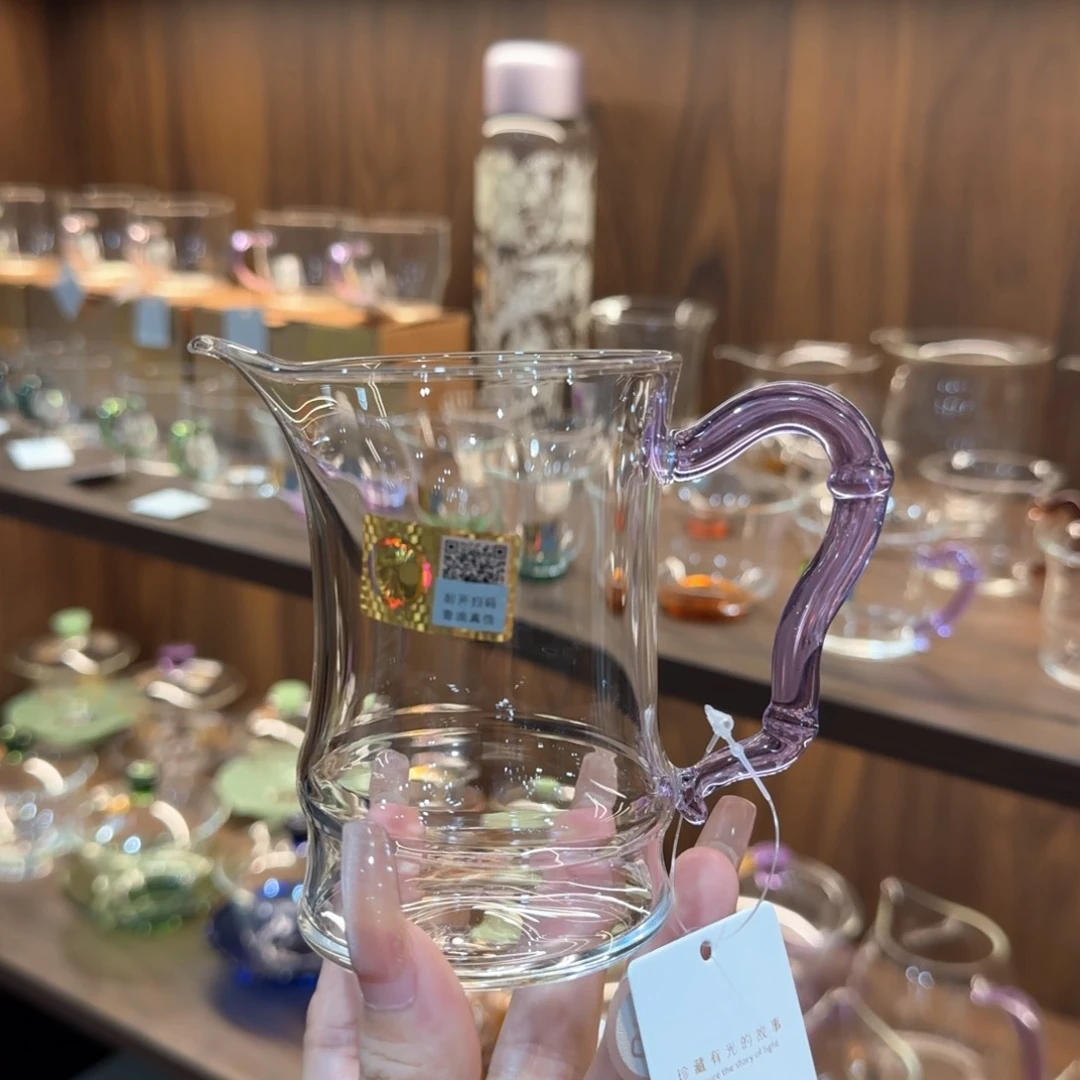 禾器君潋公道杯浅紫色。
