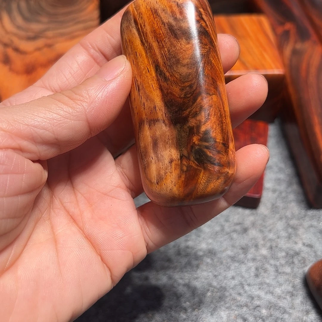 春***秋交趾黄檀（大红酸枝）