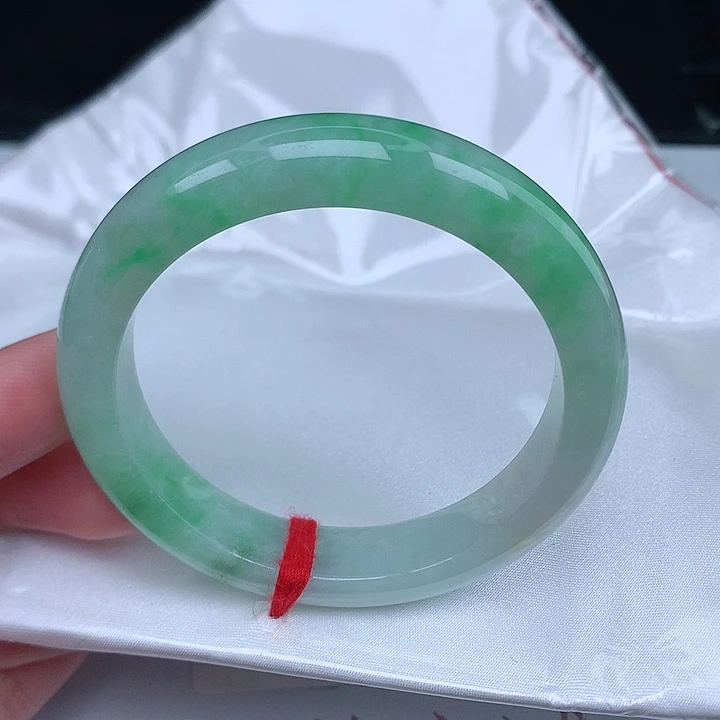 翡翠手镯未镶嵌静*天然