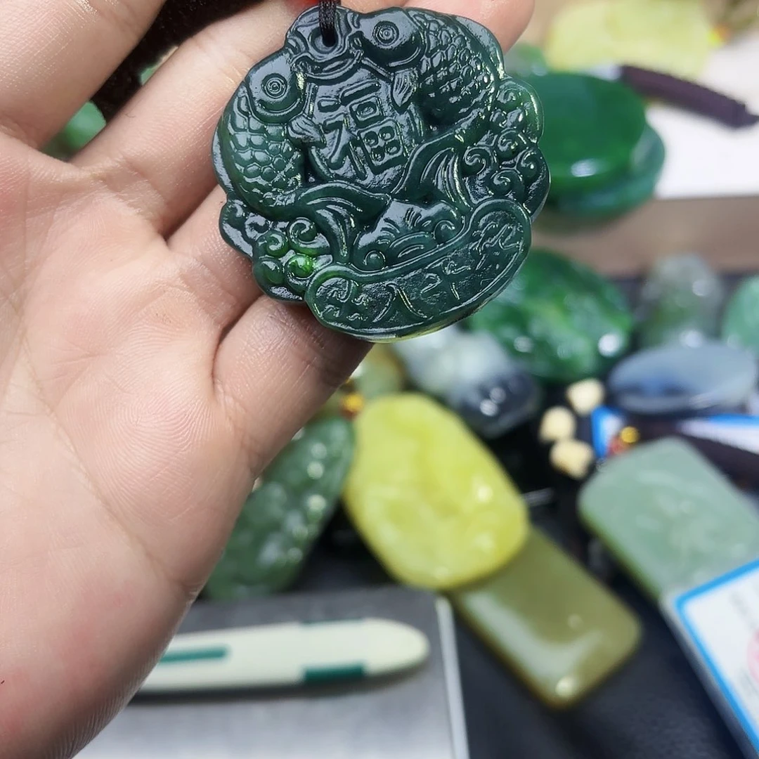 颈饰未镶嵌和田玉