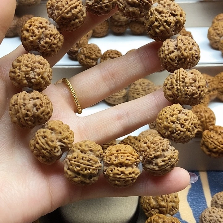 金刚菩提吊坠深沟梅花