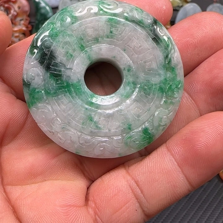 定制翡翠未镶嵌翡翠