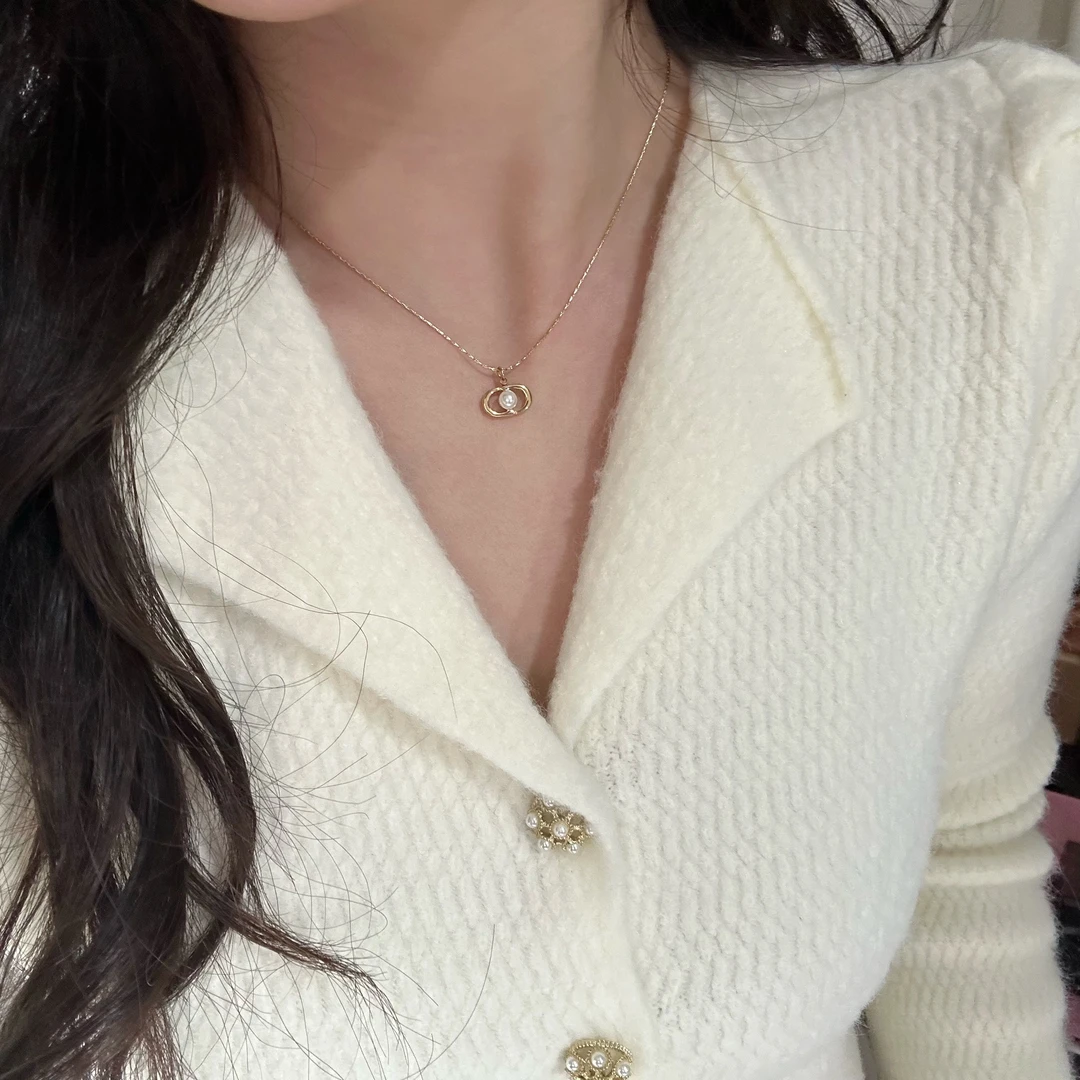 钛钢项链 8926金色CD镶嵌珠珠精致款小众ins锁骨链不掉色设计感