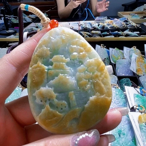 颈饰未镶嵌翡翠一个