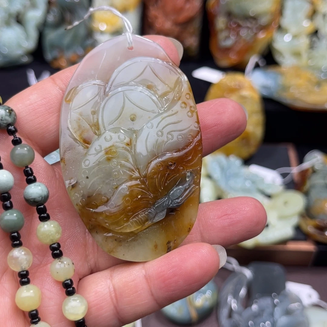 蛇纹石玉未镶嵌颈饰